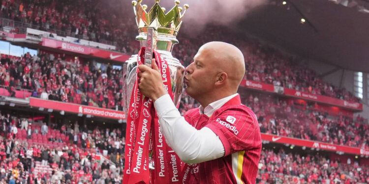 Arne Slot abandona el Liverpool apenas un año después de la conquista de la Premier League