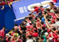 Cristiano Ronaldo se marcha entre miradas tras un final tenso de partido