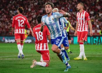 El Málaga se hace con la final del playoff venciendo al Almería y asciende a Primera 8 años después