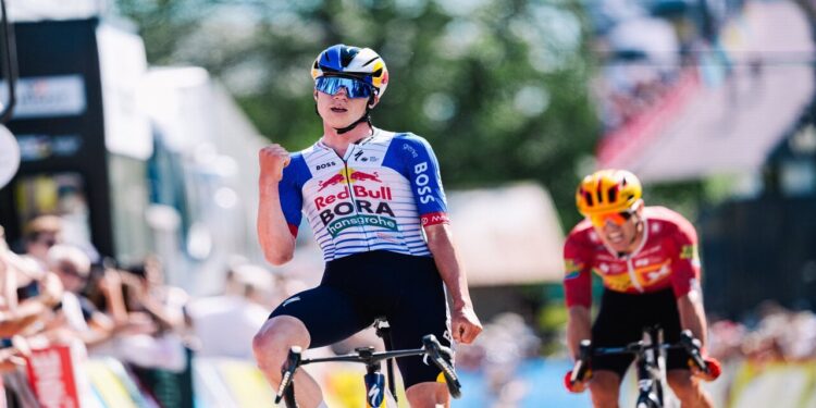 Tuckwell revienta la general en Crest‑Voland