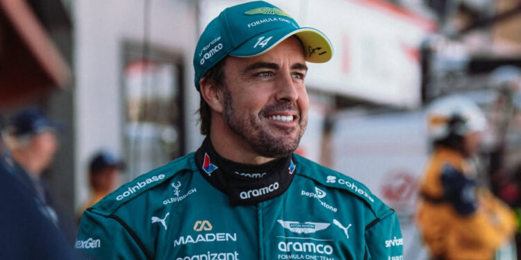 Fernando Alonso sigue sin estar contento con su Aston Martin foto: Aston Martin Instagram