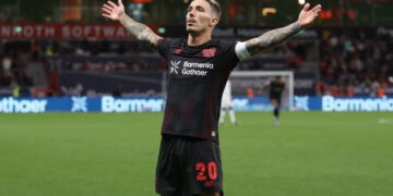 Grimaldo emerge como la primera opción del Atleti para el lateral