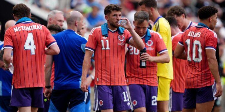 La FIFA ha introducido las pausas de hidratación en el Mundial como una medida de negocio y no de salud