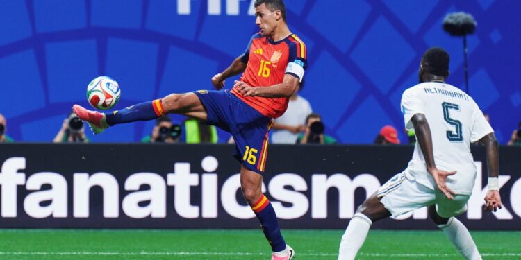 Rodri during Spain's match against Saudi Arabia. | Photo: SeFutbol