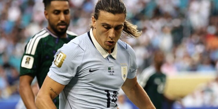 Uruguay empata en el debut ante Arabia Saudita
