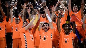 Celebración taronja con el título de la Liga Endesa