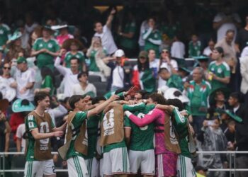 Victoria de México 2-0 ante Sudáfrica en el debut mundialista