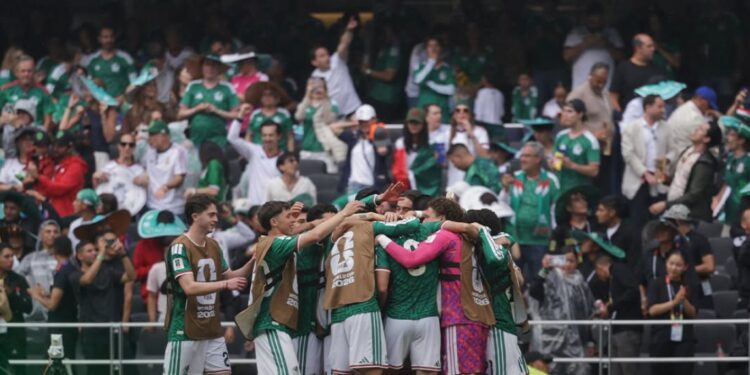 Victoria de México 2-0 ante Sudáfrica en el debut mundialista