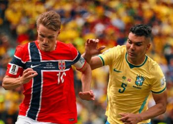 Casemiro y Odegaard en el partido de octavos del mundial. | Foto: Brasil