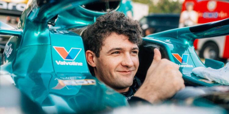 Jak Crawford con Aston Martin F1 Team / Fuente: Aston Martin Aramco F1 Team