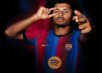 Adeyemi ya luce los colores del Barça