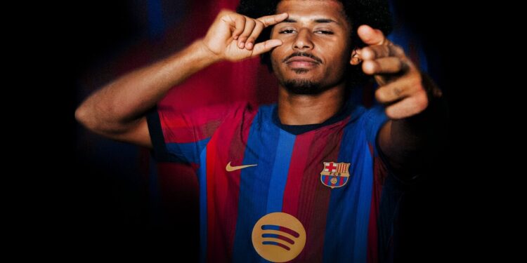 Adeyemi ya luce los colores del Barça