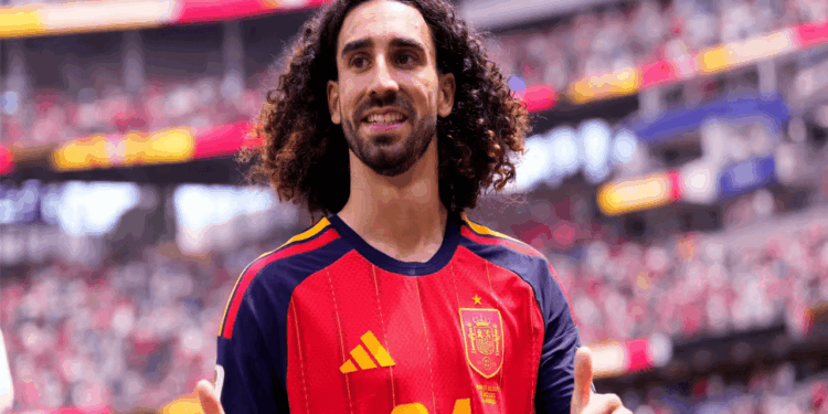 Marc Cucurella, más allá del fútbol: su familia, el autismo de su hijo y el origen de su icónica melena
