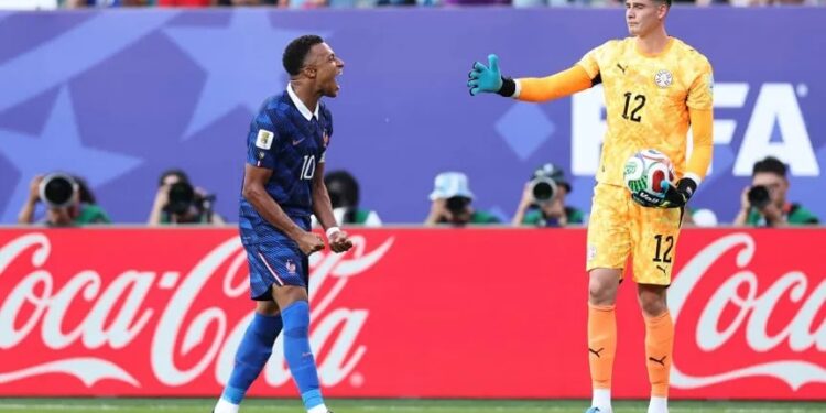 Mbappe puede ganar partidos con su talento, pero dejar con la mano estirada al arquero de Paraguay demuestra que la grandeza también se mide en los detalles