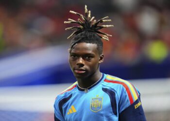 Nico Williams, pura energía en la banda de La Roja