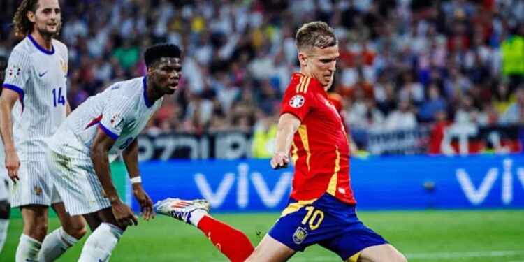 Olmo durante el España Francia de la Eurocopa de 2024. | Foto: SEFutbol