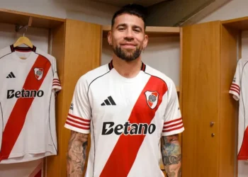 Nicolás Otamendi hizo su reestreno en el fútbol argentino vistiendo la camiseta de River