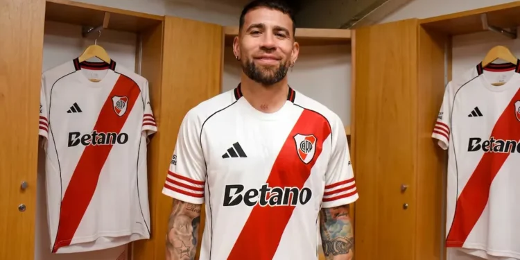 Nicolás Otamendi hizo su reestreno en el fútbol argentino vistiendo la camiseta de River