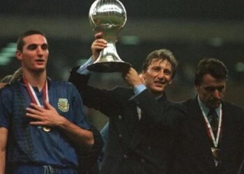 El entrenador argentino enfrentó a Inglaterra en el Mundial juvenil de Malasia 1997