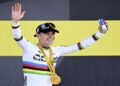 Remco Evenepoel celebra su dominio en la contrarreloj del Tour 2026