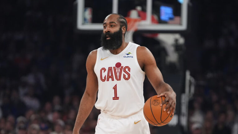Harden se une al club de los 500 millones tras su renovación con Cleveland