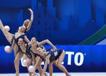 Elegancia y sincronía del conjunto español en plena ejecución