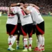 River lo blindó con una cláusula millonaria, no rindió y arregló su salida a un club de Brasil