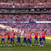 La plantilla del Atlético de Madrid celebrando la victoria frente al Real Madrid / Fuente: Atlético de Madrid