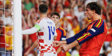 Marc Pubill celebrando su primer gol con la Selección Española / Fuente: @SEFutbol