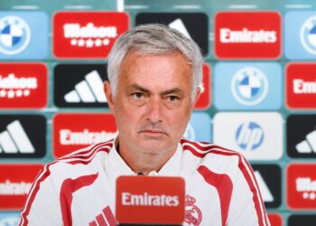 Mourinho carga contra el CTA tras el derbi por polémico arbitraje