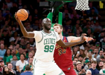 La NBA tiene de vuelta al tercer jugador más alto de su historia