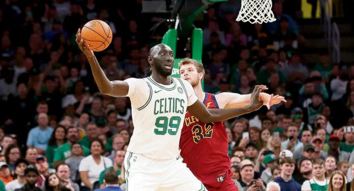 La NBA tiene de vuelta al tercer jugador más alto de su historia