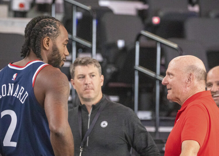 Kawhi Leonard y los Clippers sancionados