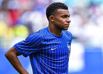 Kylian Mbappé durante un partido con la selección francesa
