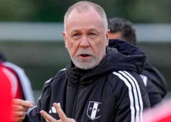 Mano Menezes: «La mentalidad del jugador peruano es buena y positiva»