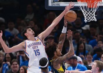 Aday taponando en el OKC-Indiana
