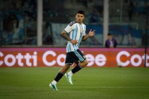 Leonel Flores frente a Bolivia