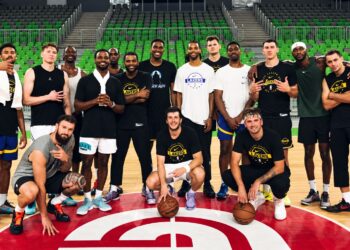 Los Lakers arrancan una nueva etapa con Luka Doncic y Austin Reaves al mando. Con una plantilla más complementaria y argumentos para mejorar, pero siguen generando dudas en la pintura: ¿les dará para competir por el anillo o se quedarán antes de tiempo?