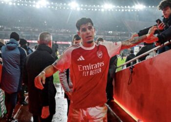 Piero Hincapié regresa a los entrenamientos con el primer equipo del Arsenal