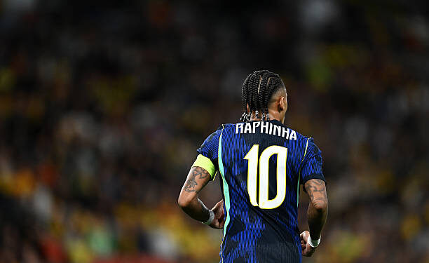 Raphinha vuelve lesionado de Brasil y preocupa al Barça